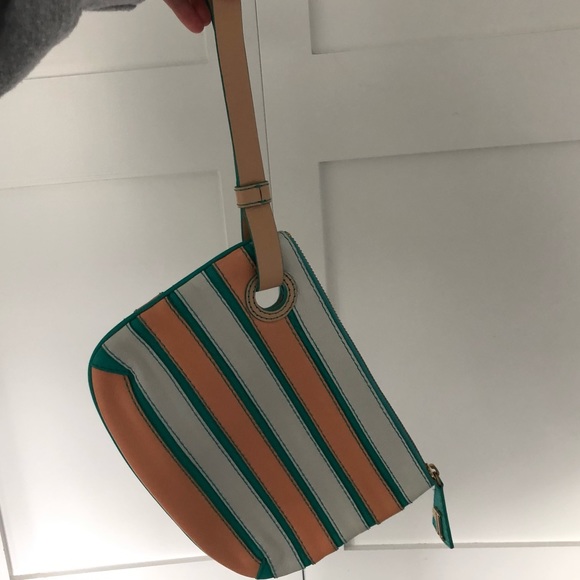 Wristlet clutch - Picture 1 of 6